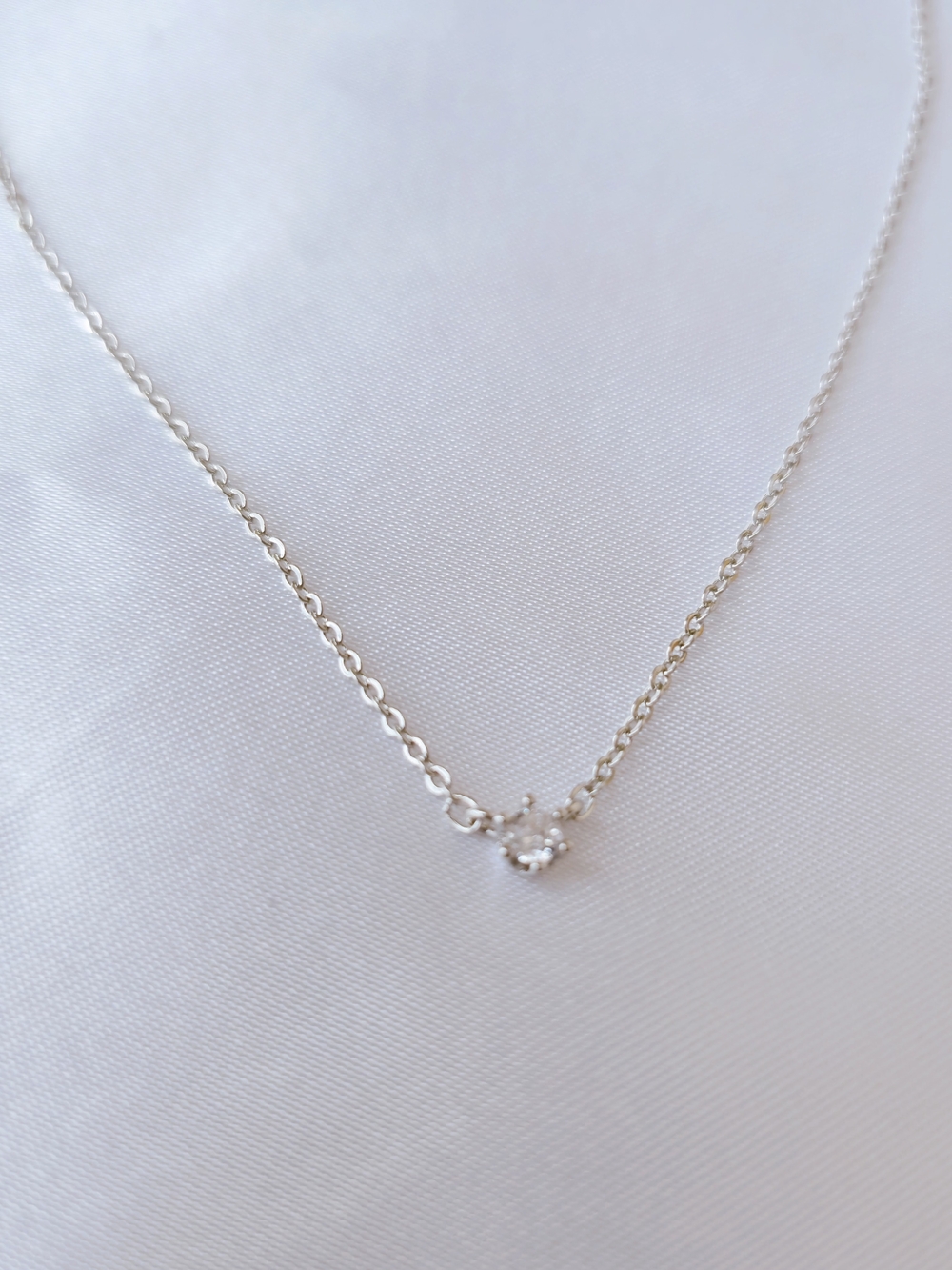 Minimalist 925 Silver Zircon Solitaire Pendant Necklace - Classic Sparkle